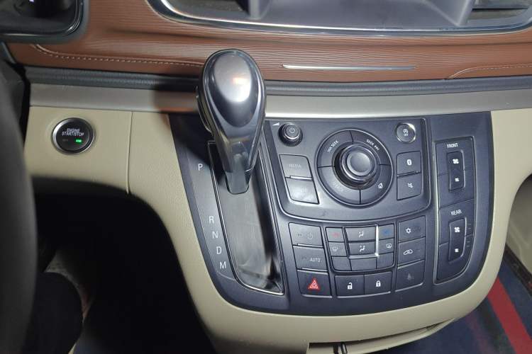 Used Buick GL8 2018 28T Comfort Model China VI Standard