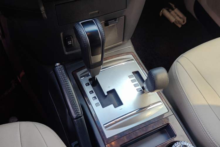 Used Mitsubishi Pajero 2019 V97 3.8L 5-Door GLS Sunroof Dual Differential – Middle East