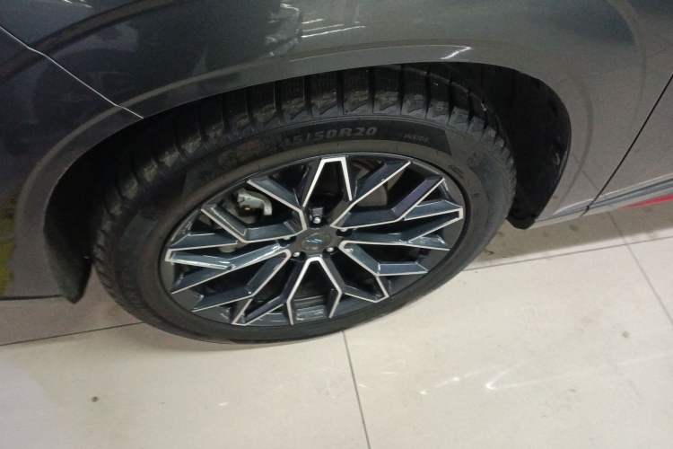 Used CHANGAN OSHAN Z6 2022 Blue Whale 1.5T DCT Smart Edition Left Front Wheel Hub