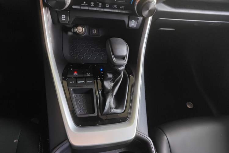 Used Toyota RAV4 2024 2.0L CVT Two-Wheel Drive Urban Edition