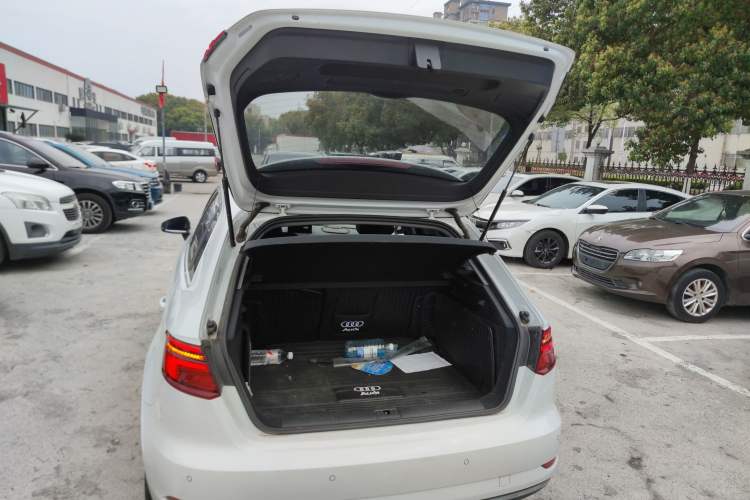 Used Audi A3 2020 Restyled Sportback 35 TFSI Entry-Level China VI Emission Standard Trunk