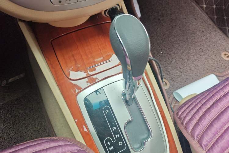 Used Buick Excelle 2013 1.5L Automatic Luxury Model Gear Lever