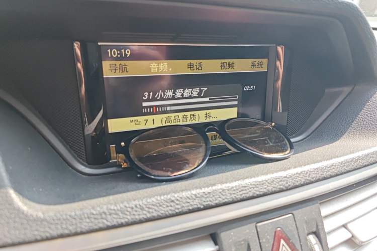 Used Mercedes-Benz E-Class 2009 E 300 Fashion Model Audio And AC Panel