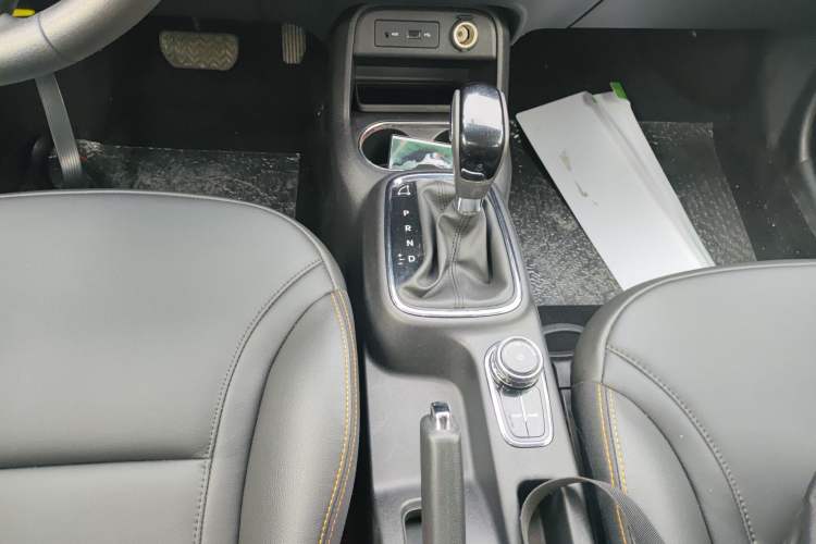 Used Dongfeng Aeolus AX4 2017 1.6L DCT Trendy Style
