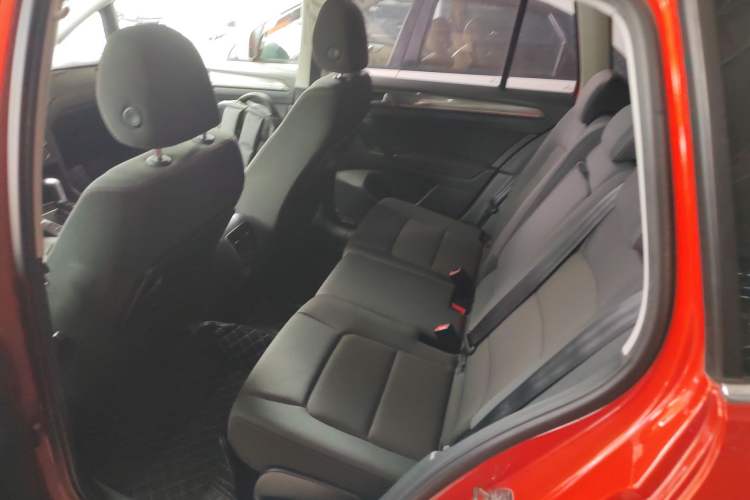 Used Volkswagen Golf Sportsvan 2016 230TSI Automatic Trend Edition Left Rear Seat