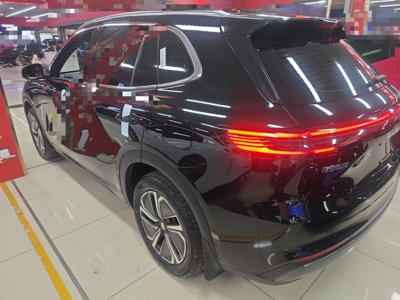 Geely Galaxy Xingjian 7 EM-i 2025 120km Launch+ Version — снимка 4
