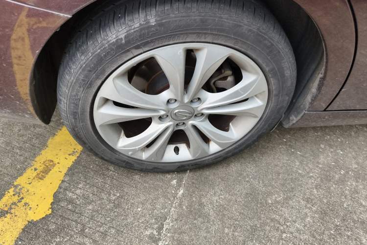 Used GAC Trumpchi GA6 2016 235T DCT Elite Edition Right Front Wheel Hub