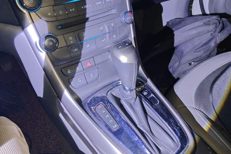 Used Chevrolet Malibu 2012 2.4L Automatic Luxury Edition Gear Lever