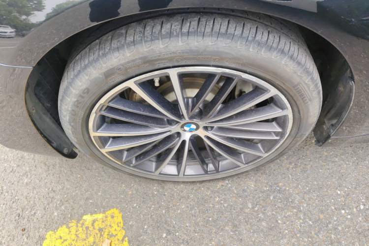 Used BMW 5 Series 2019 Facelifted 530Li Leading Edition M Sport Package
