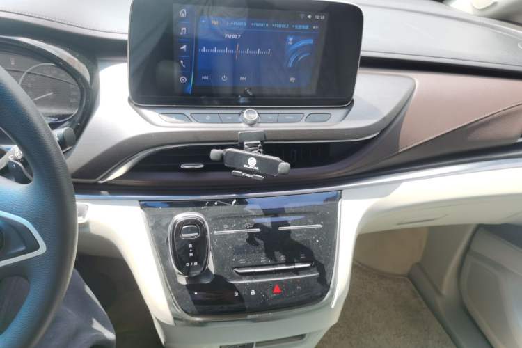 Used Buick GL8 2021 Land Cruiser Executive Class 652T Comfort Model Audio And AC Panel