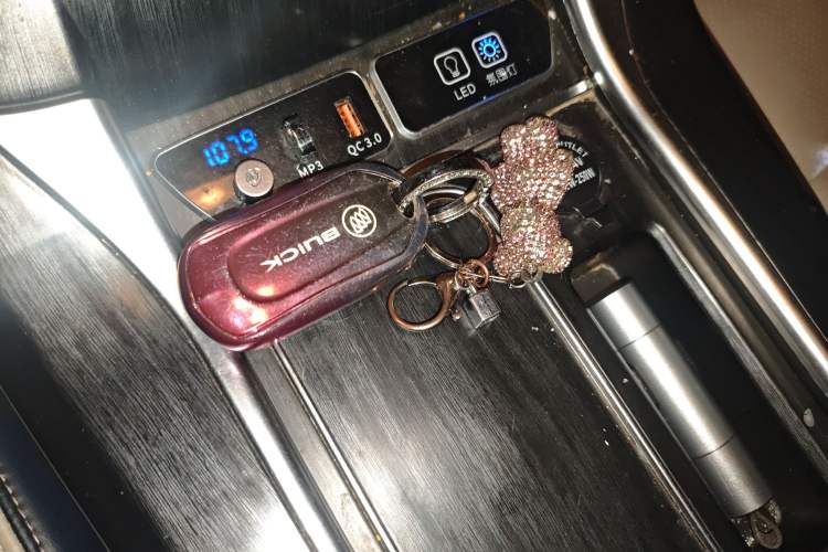 Used Buick GL8 2021 Land Cruiser Executive Class 652T Comfort Model
