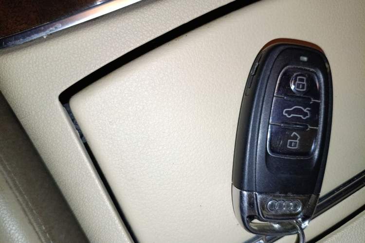 Used Audi A6L 2012 30 FSI Comfort Model
