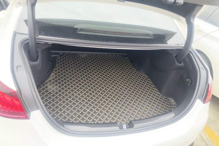 Used Mercedes-Benz C-Class 2023 Restyled C 260 L Night Edition Sports Version
