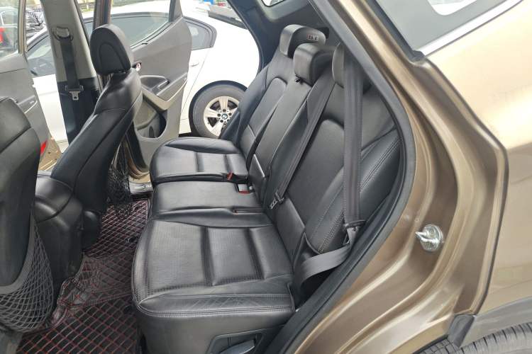 Used Hyundai Santa Fe 2013 2.4L Automatic Two-Wheel Drive Smart Version