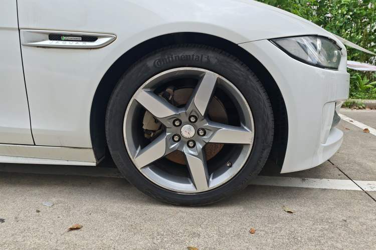 Used Jaguar XE 2015 2.0T 200 PS R-Sport
