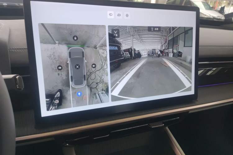 Used Dongfeng eπ eπ007 2024 Pure Electric 540 All-Wheel Drive Max Edition Audio And AC Panel