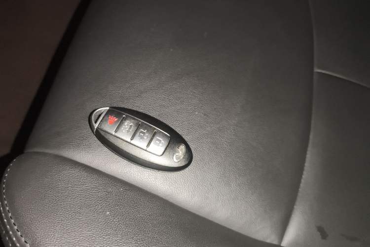 Used Infiniti Q70 2017 Q70L 2.5L Elite Edition Vehicle Key