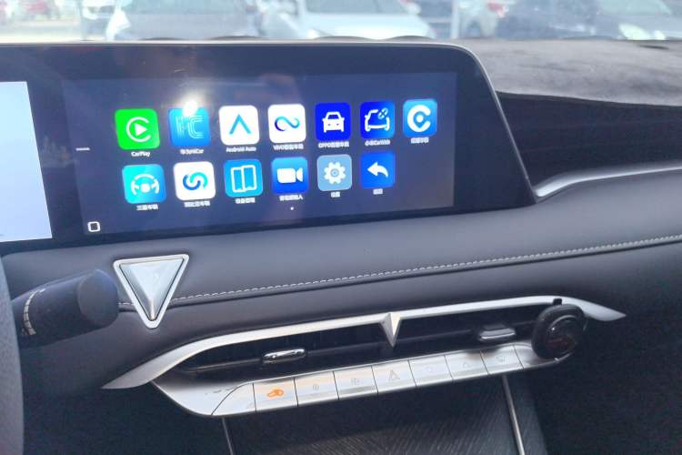 Used Venucia V 2021 260T Idol Edition