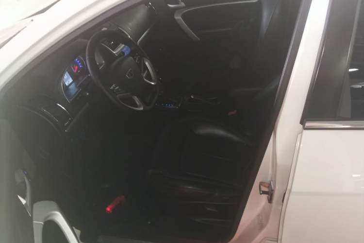 Used Geely Auto Emgrand 2016 Sedan 1.5L CVT Upward Version
