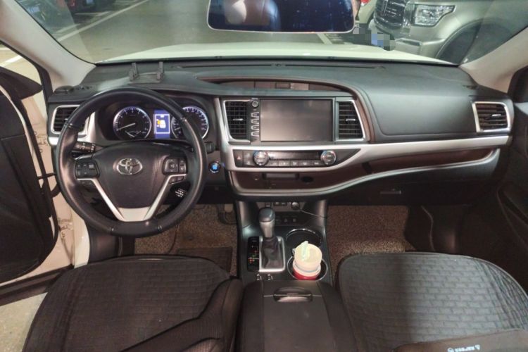 Used Toyota Highlander 2018 2.0T Four-Wheel Drive Luxury Edition 7 Seats China V Emission Standard
