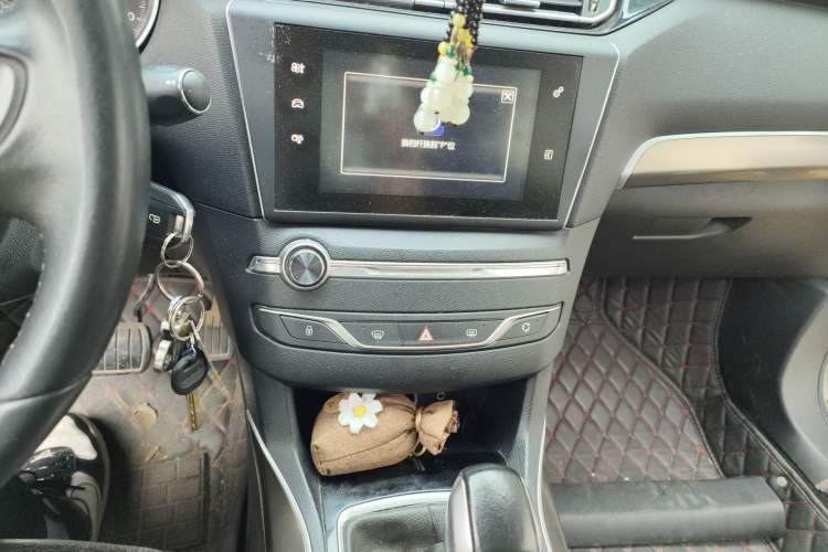 Used Peugeot 408 2015 1.2T Automatic Luxury Edition Audio And AC Panel