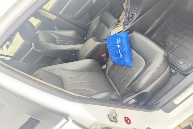 Used Geely Auto Emgrand 2017 Sedan Million Edition 1.5L CVT Upward Version
