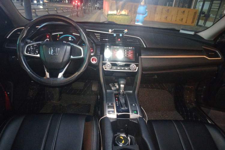 Used Honda Civic 2019 220TURBO CVT Dynamic Edition China VI Center Console