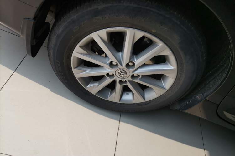 Used Toyota Camry 2016 2.0G 10th Anniversary Leading Edition
