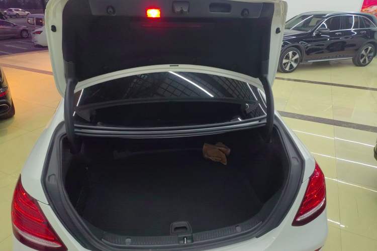 Used Mercedes-Benz E-Class 2018 Facelift E 200 L Sport Edition