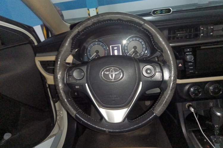 Used Toyota Levin 2015 1.8GS CVT Orange Limited Edition Steering Wheel