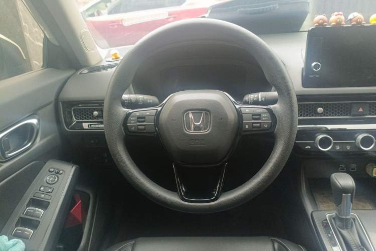 Used Honda Civic 2022 240TURBO CVT Dynamic Edition Steering Wheel