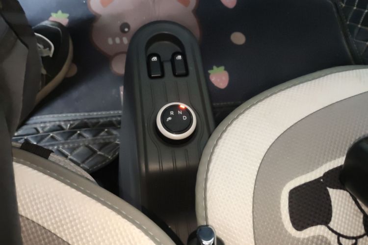 Used Wuling Hongguang MINIEV 2021 Macaron Fashion Model Lithium Iron Phosphate Gear Lever