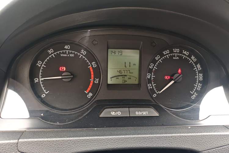 Used Skoda Rapid 2015 1.6L Manual Smart Selection Model