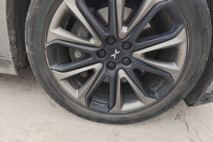 Used XPeng P7 2020 670E Right Front Wheel Hub