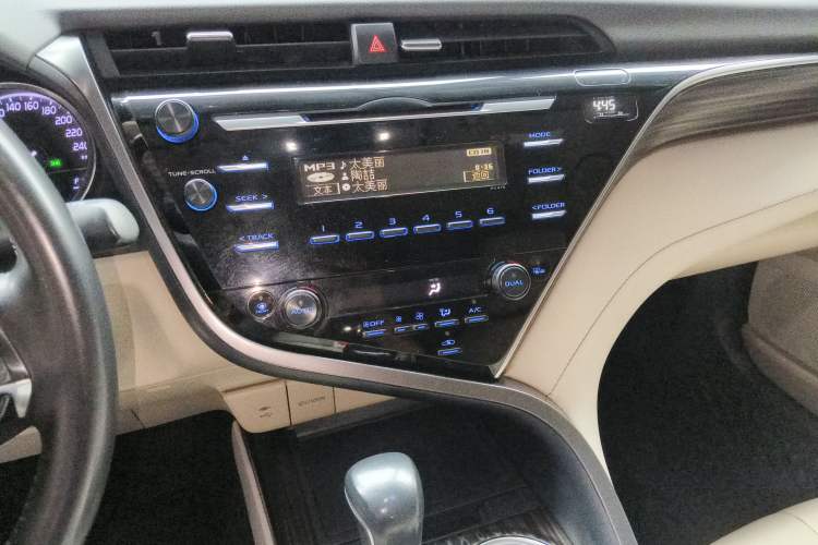 Used Toyota Camry 2018 2.0E Leading Edition
