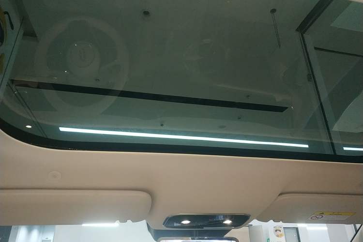 Used Hima AITO M8 2025 Extended-Range Ultra Version 53.4 kWh 6-Seater Edition Headliner