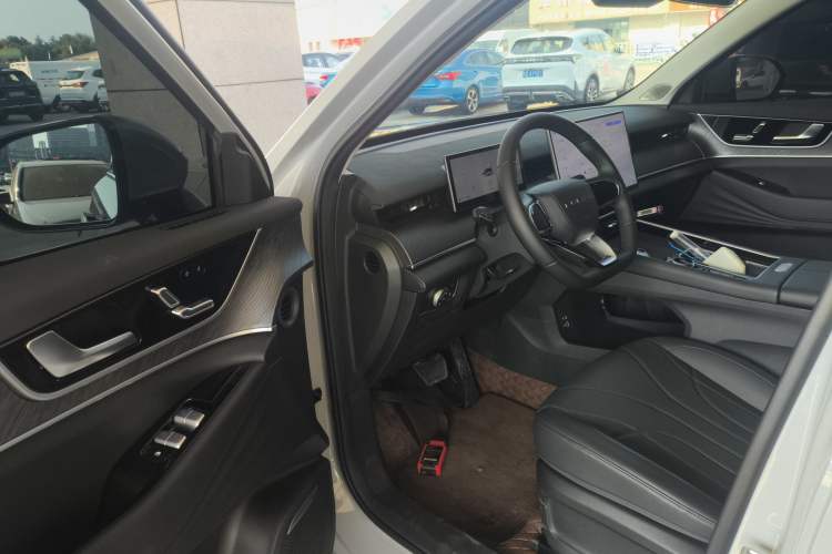 Used Chery Fengyun T9 2025 120 Long-Range Luxury Version 5 Seats Lithium Iron Phosphate
