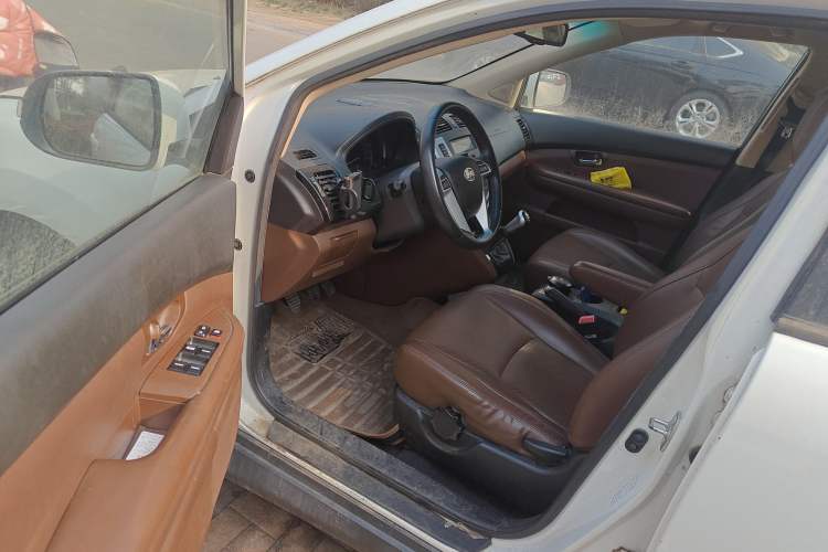 Used BYD S6 2014 2.0L Manual Luxury 5-Seater