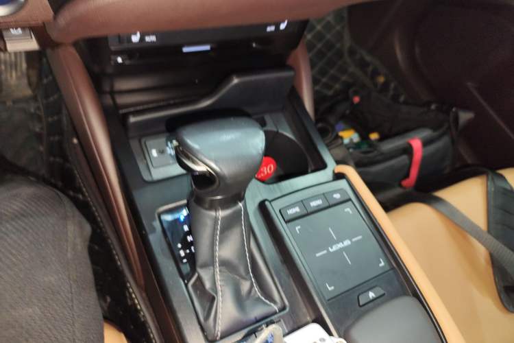 Used Lexus ES 2018 300h Premier Edition China VI Standard