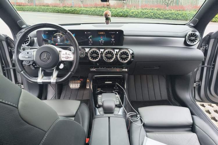 Used Mercedes-Benz CLA AMG 2021 AMG CLA 35 4MATIC Center Console