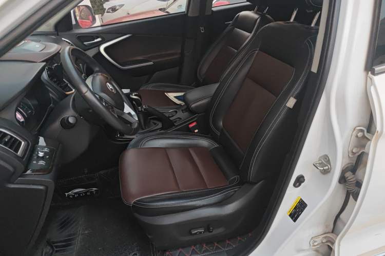 Used HYOSOW S6 2017 1.5T Manual Phantom Joy Model
