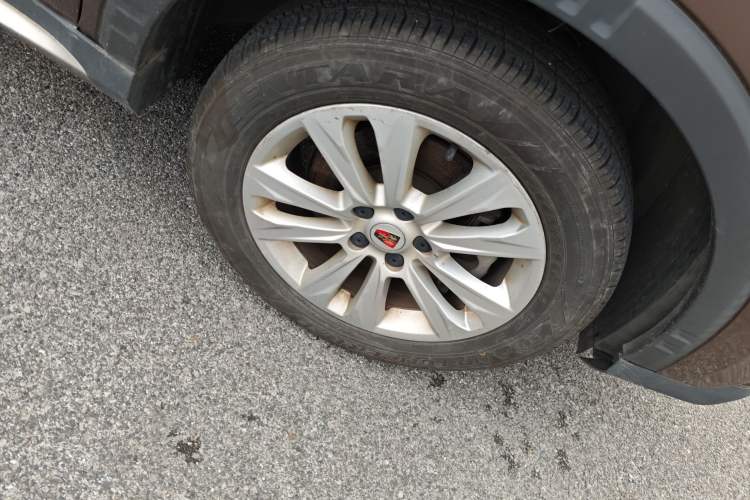 Used Roewe RX5 2016 20T Two-Wheel Drive Automatic Flagship Edition Right Front Wheel Hub