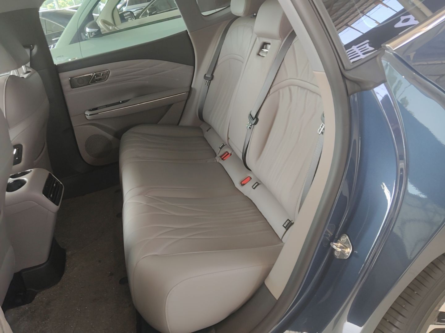 Geely Galaxy 8 2025 130km EM-i Prestige Edition — снимка 20