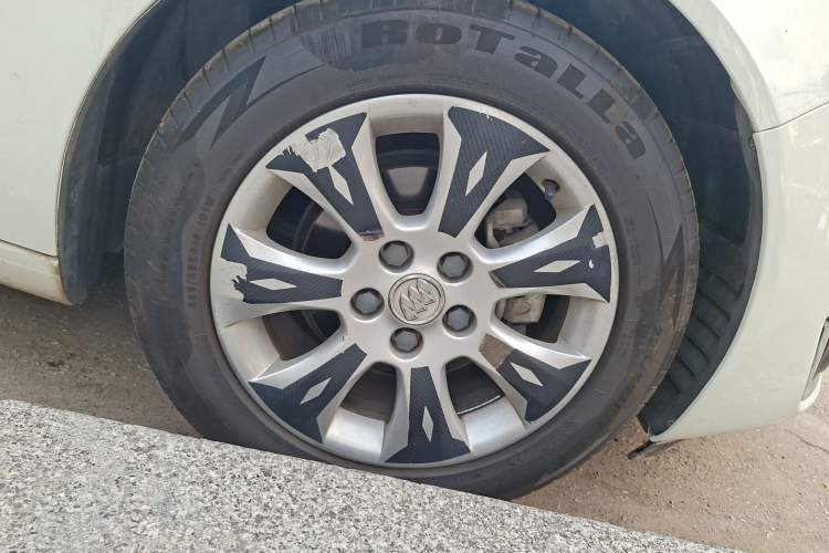 Used Buick Regal 2014 2.0L Elite Fashion Edition Right Front Wheel Hub