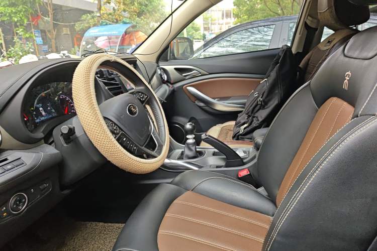 Used BYD Song 2016 GaiShi Edition 1.5TI Manual Elite Model Left Front Seat