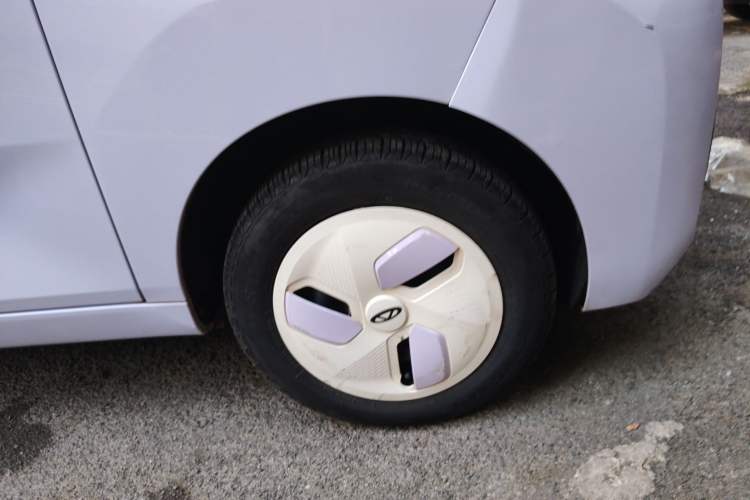 Used Chery QQ Ice Cream 2022 120km Conical Shape Lithium Iron Phosphate
