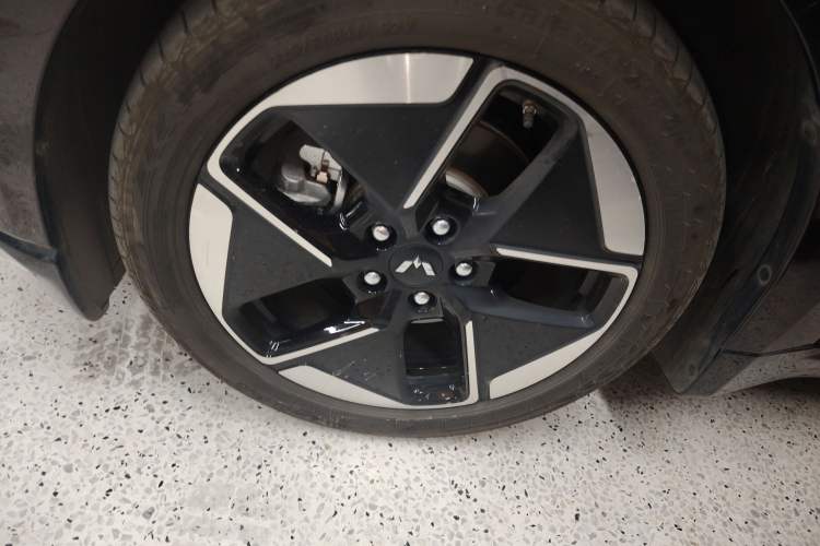 Used Wuling Xingguang 2023 150 Advanced Edition Exterior 4