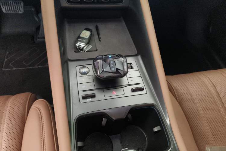 Used BYD Song L EV 2025 Intelligent Driving Version 662 km LiDAR Excellence Edition
