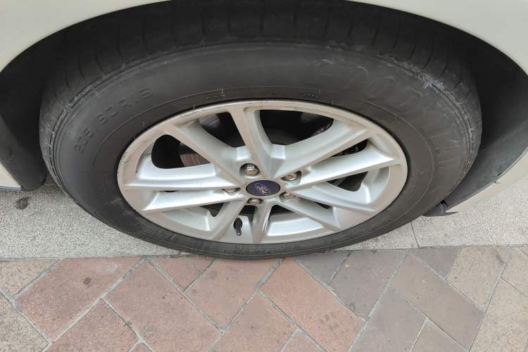 Used Ford Focus 2017 Sedan EcoBoost 180 Automatic Elite Model
