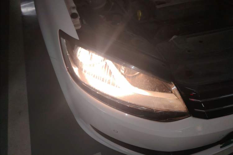 Used Volkswagen Sharan 2013 1.8TSI Standard Model Right Front Headlight
